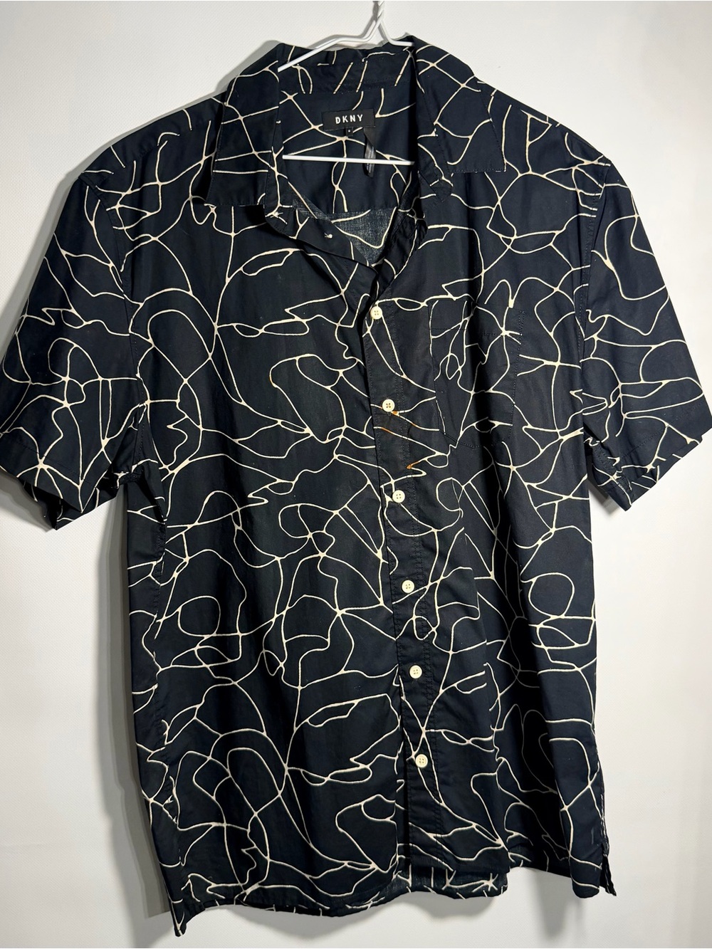 DKNY Black Short-Sleeve Button-Down Shirt with Cream Abstract Lines